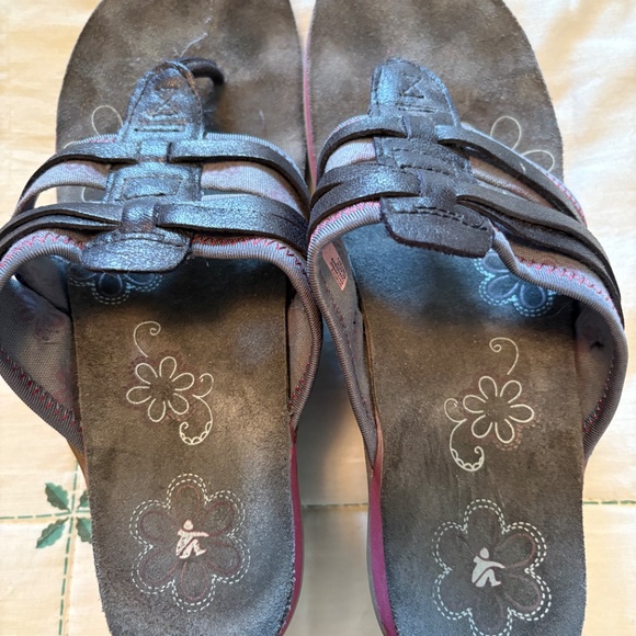 Cushe Entwine Wedge Flip Flop Sandals Black and Gray Size 9 - Picture 4 of 7